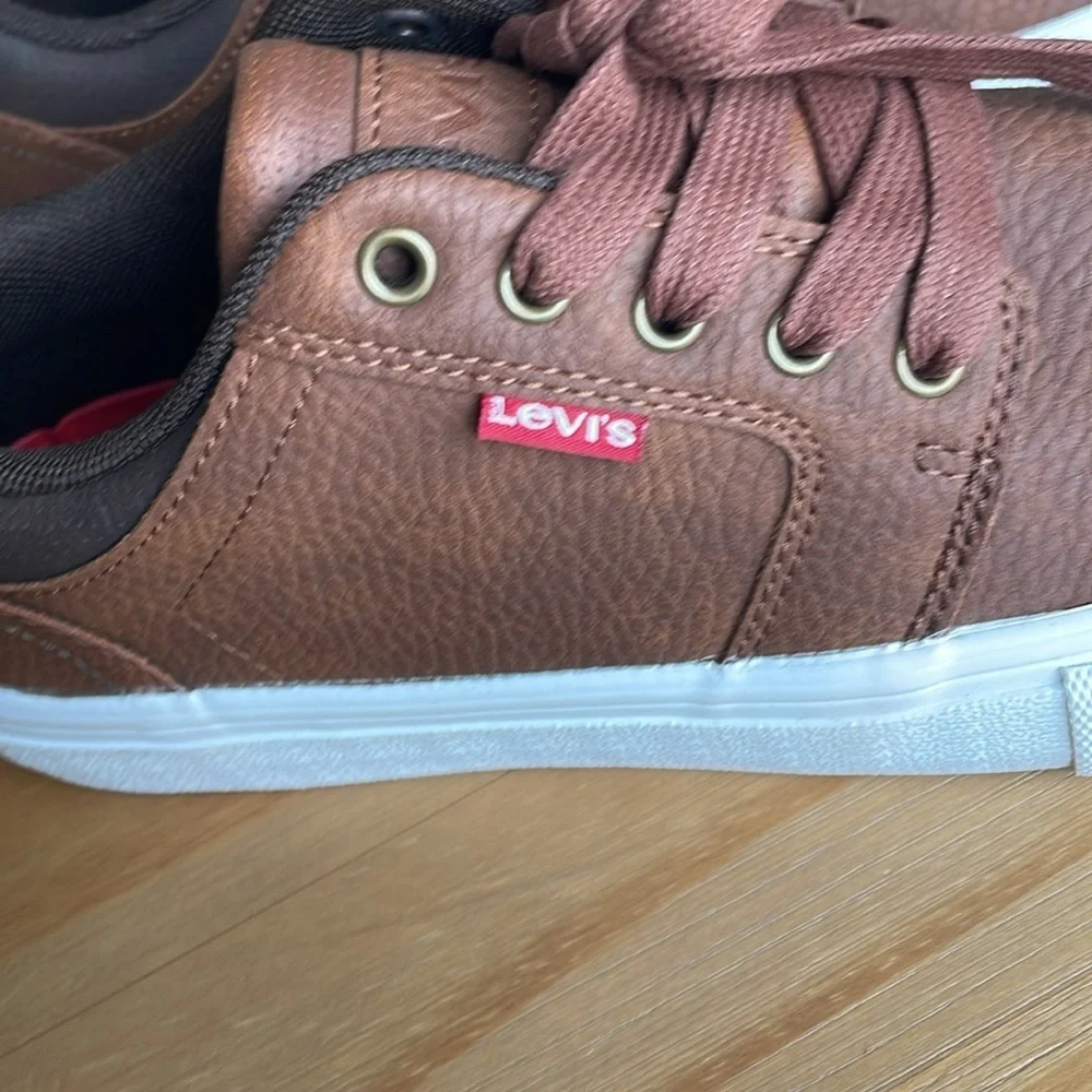 NEW in‎ Box! Levi Men's Alpine Brown Sneaker